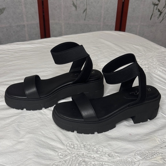 Wild Pair Black Gladiator Sandals - Picture 2 of 7